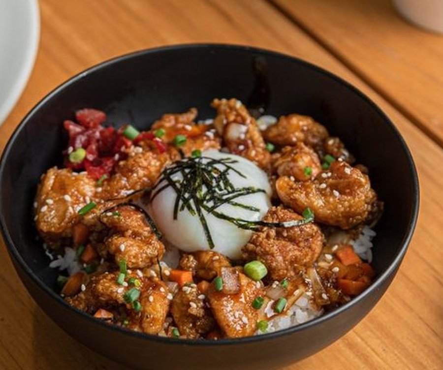 ข้าวไก่เทอริยากิและไข่ออนเซ็น